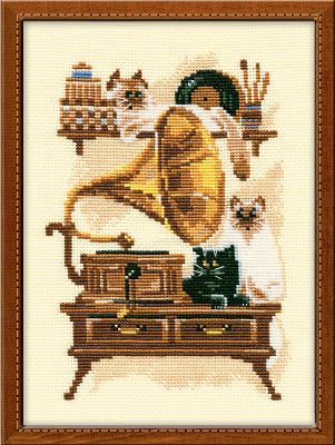 Cats With Gramaphone (Riolis) Cross Stitch Kit - 7" x 9.25"