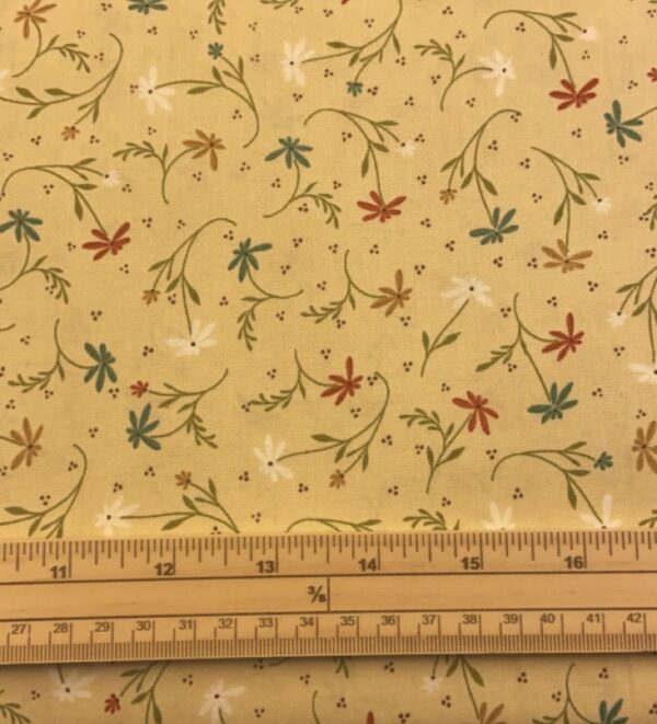 Fat Quarter Cottage Basics Daisy's On Cream Yellow 100% Cotton Fabric