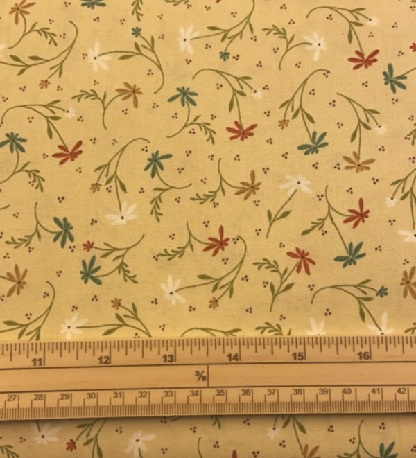 Fat Quarter Cottage Basics Daisy's On Cream Yellow 100% Cotton Fabric