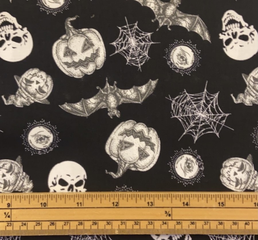 Fat Quarter Glow In The Dark Hocus Pocus Skulls Bats And Webs 100% Cotton Quilting Fabric