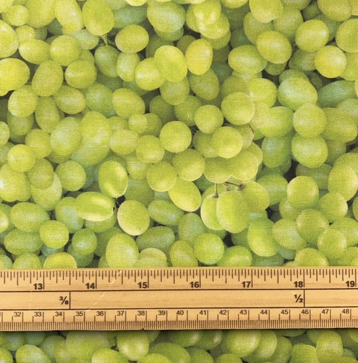 Fat Quarter Green Grapes Fruit 100% Cotton Quilting Fabric Sewing